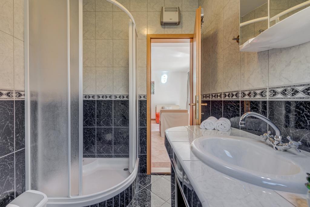 Holiday Home Mirna Vala Севид Экстерьер фото