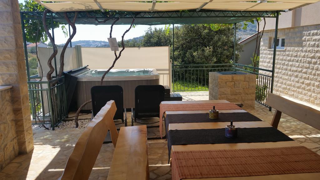 Holiday Home Mirna Vala Севид Экстерьер фото