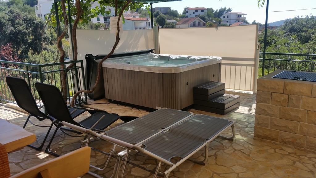 Holiday Home Mirna Vala Севид Экстерьер фото